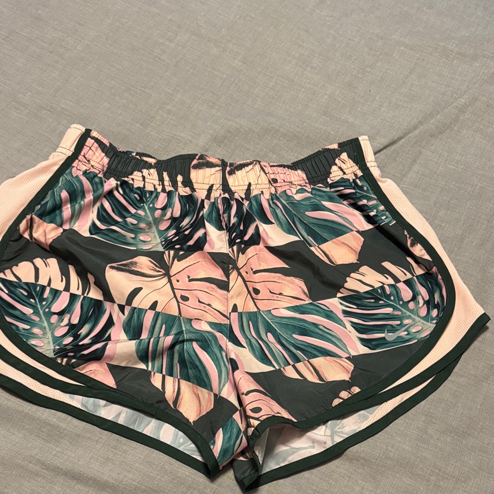 Nike Tropical Print Women's Shorts - Picture 2 of 9